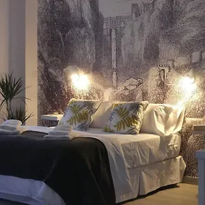 https://suites-rondea.es-andalucia.com